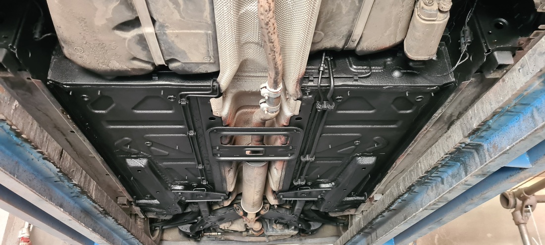 spód samochodu Mini Cooper zabezpieczony antykorozyjnie