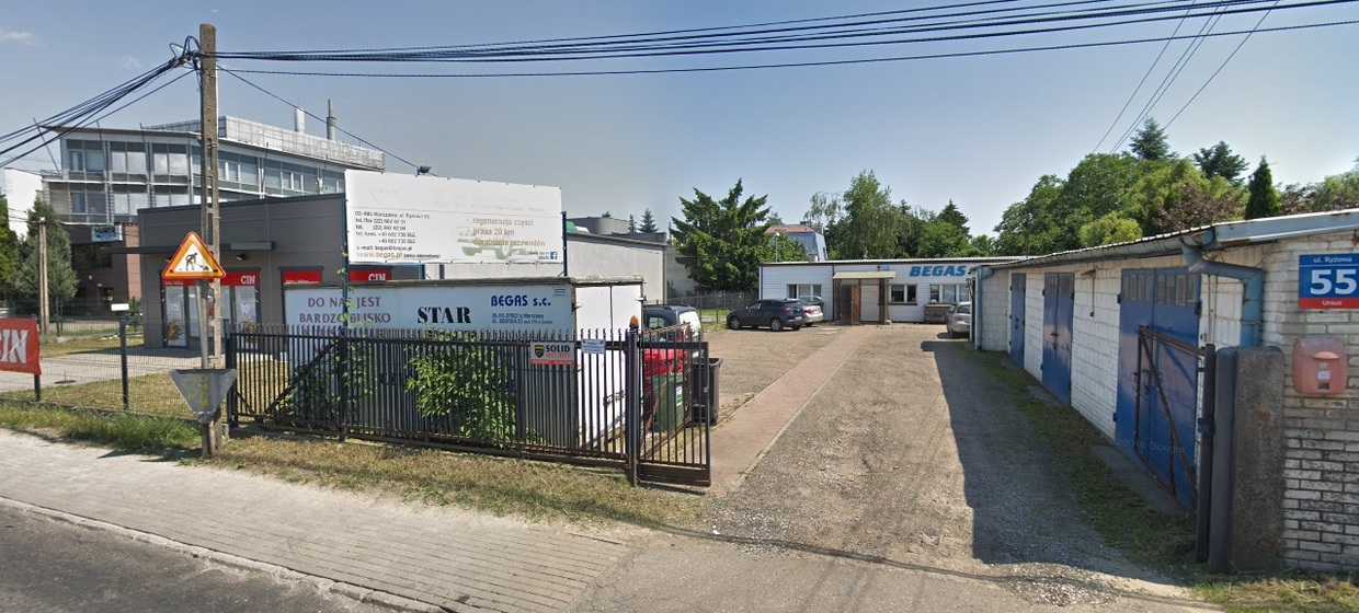 Wjazd na teren sklepu - czerwiec 2018, Google Ryżowa 55, wjazd