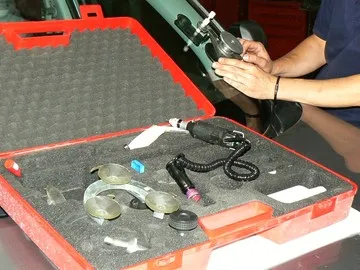 Zestaw narzędzi do naprawy szyb samochodowych